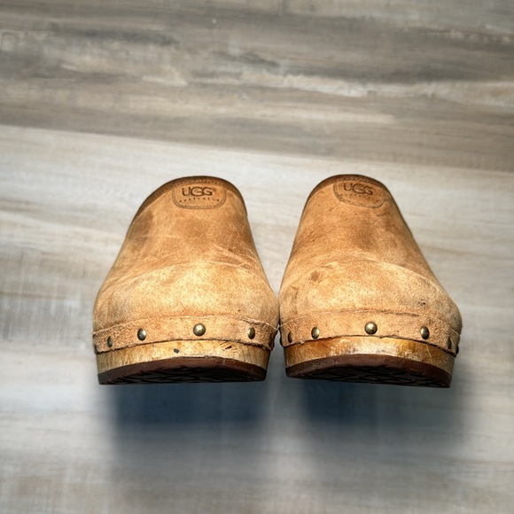 UGG Clogs size 8 - Picture 4 of 8